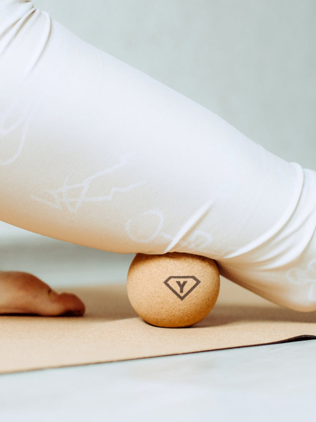 2 Yogablöcke Moon mit Massage-Ball