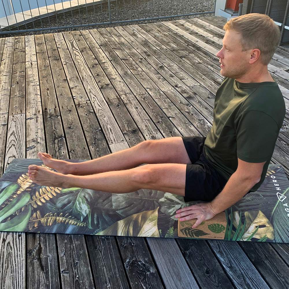 2 yoga blocks + travel leaves mat